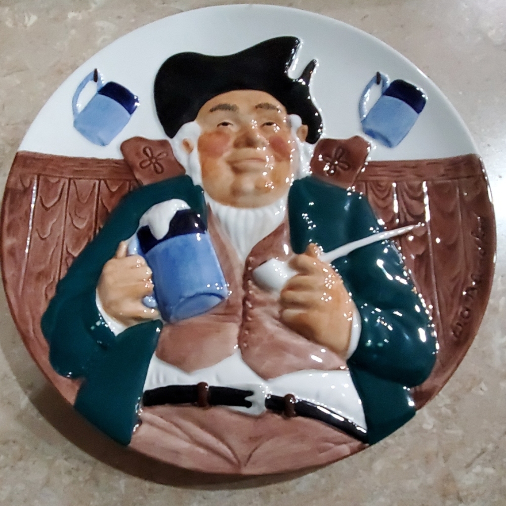 Danenport Pottery Toby Fillpot Collectible Plate.